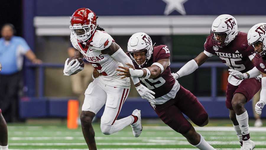 Hogs fall to Aggies in Arlington