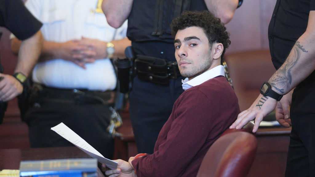 Mangione enters plea, defense attorneys doubtful for fair trial