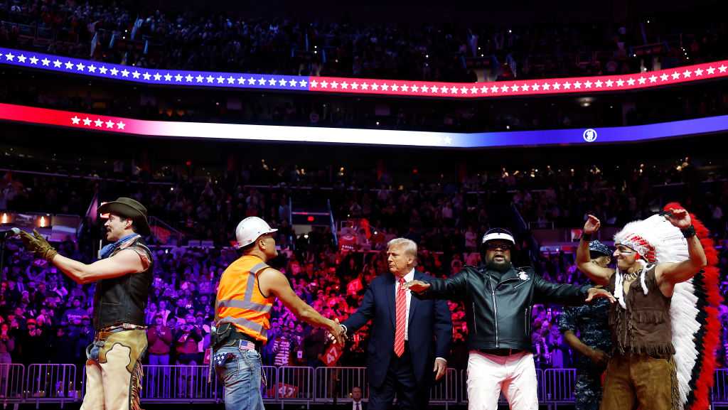 Eight years ago, stars avoided Trump's inauguration. This time it's ...