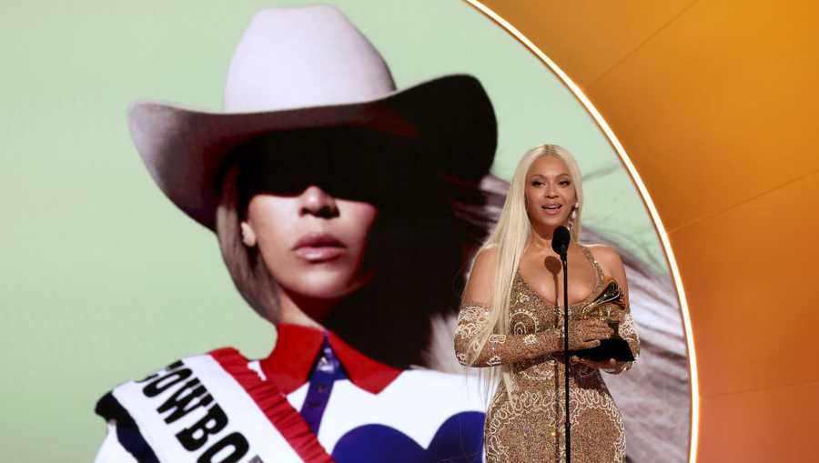 LOS ANGELES, CALIFORNIA - FEBRUARY 02: Beyoncé accepts the Best Country Album award for &quot;COWBOY CARTER&quot; onstage during the 67th Annual GRAMMY Awards at Crypto.com Arena on February 02, 2025 in Los Angeles, California.  (Photo by Kevin Mazur/Getty Images for The Recording Academy)