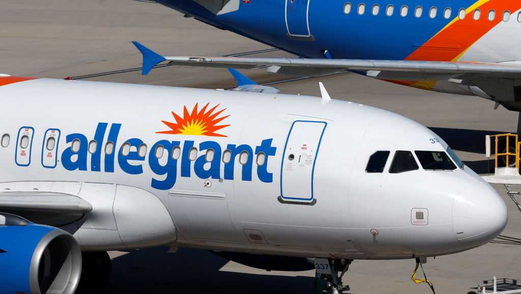 Allegiant pilots in Des Moines prepare to picket