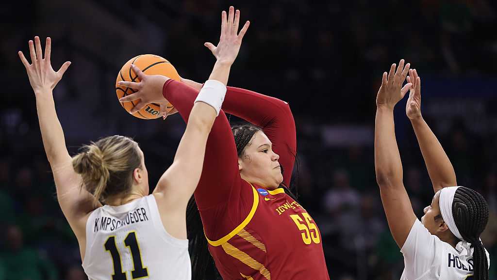 Cyclones, Hawkeyes women both move up in AP poll