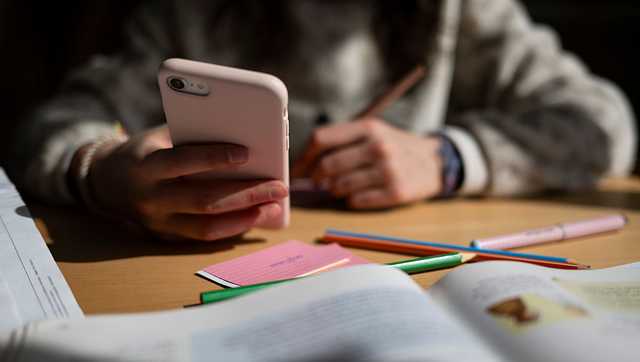 Kids are getting smartphones at much younger ages than experts recommend. How to handle it