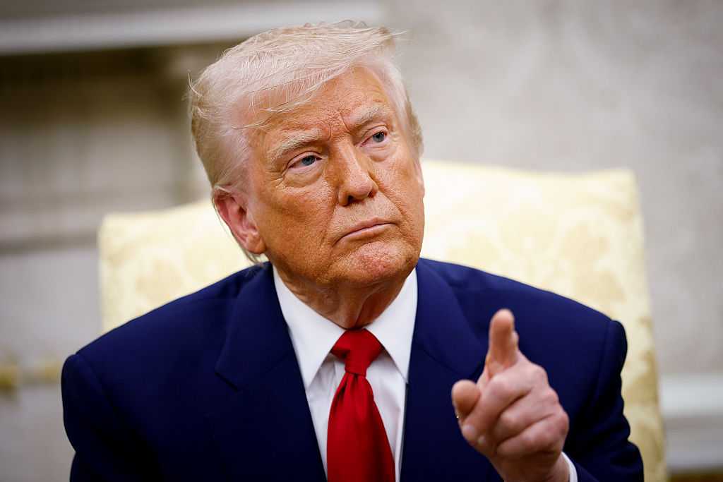 <a href="https://www.kmbc.com/article/trump-fully-fit-to-serve-as-commander-in-chief/64468095" target="_blank">Trump is ‘fully fit’ to serve as commander in chief, his doctor says after recent physical</a>
