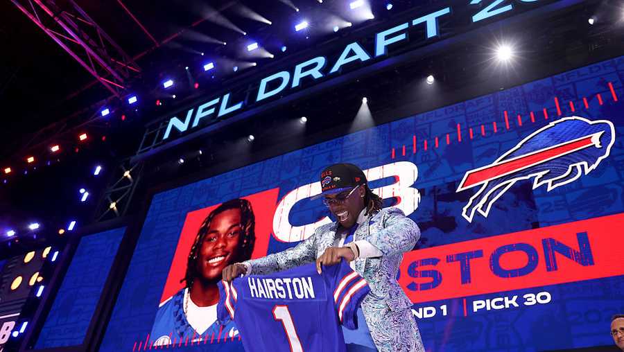 GREEN BAY, WISCONSIN - APRIL 24: Cornerback Maxwell Hairston of Kentucky celebrates after being selected thirtieth overall pick by the Buffalo Bills during the first round of the 2025 NFL Draft at Lambeau Field on April 24, 2025 in Green Bay, Wisconsin. (Photo by Stacy Revere/Getty Images)