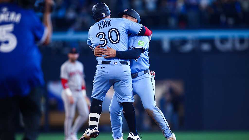 Blue Jays Rally from Six Down to Beat Red Sox 7-6