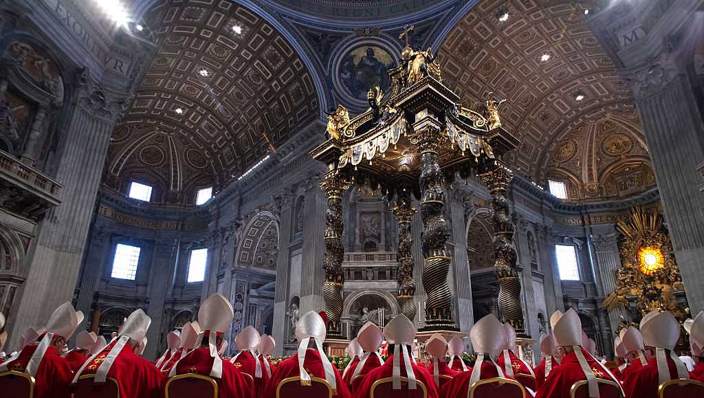 Cardinals Consult 'Conclave' Film Amid Papal Vote