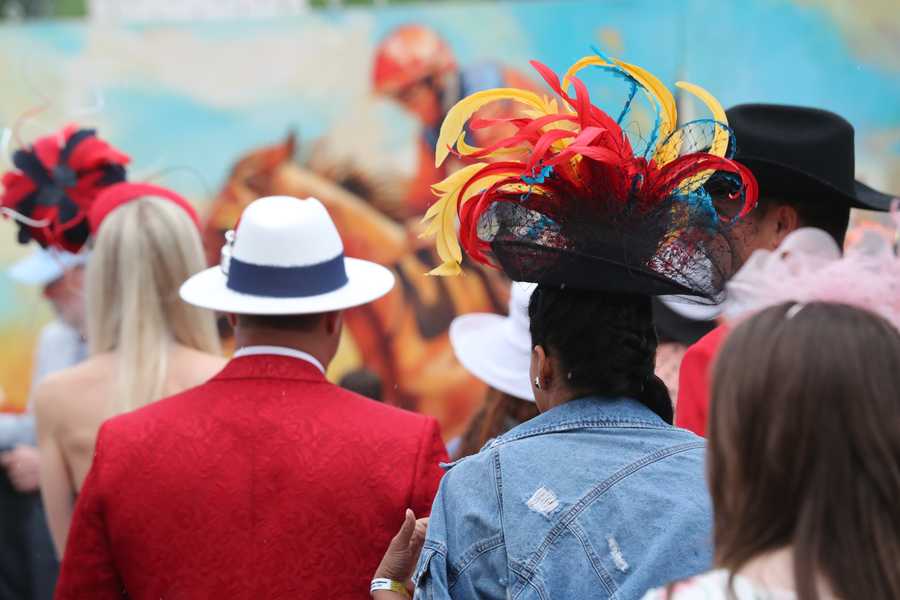 151st Kentucky Derby LOUISVILLE, KY - MAY 3: Racing fans enjoying pre derby activities prior to the 151st running of the Kentucky Derby at Churchill Downs on May 03, 2025 in Louisville, Kentucky. (Photo by Horsephotos/Getty Images)