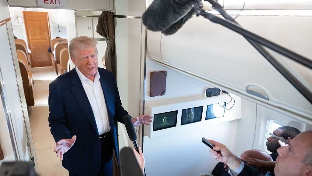 Trump Hosts Carney Amidst Escalating Trade Tensions