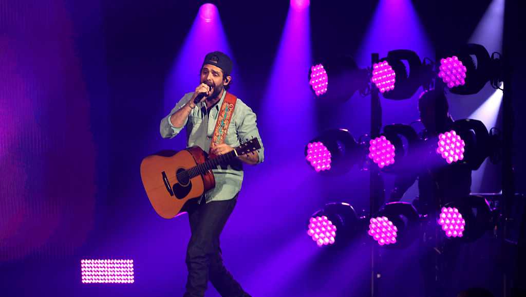 Country music superstar announces concert in Omaha