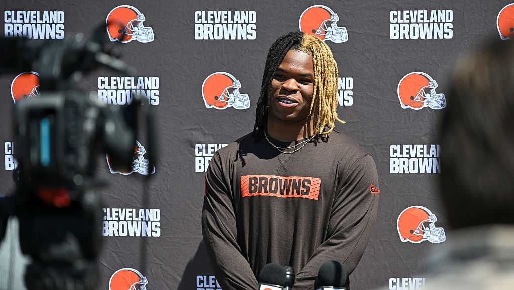 Browns rookie RB Quinshon Judkins arrested on battery and domestic violence  charge