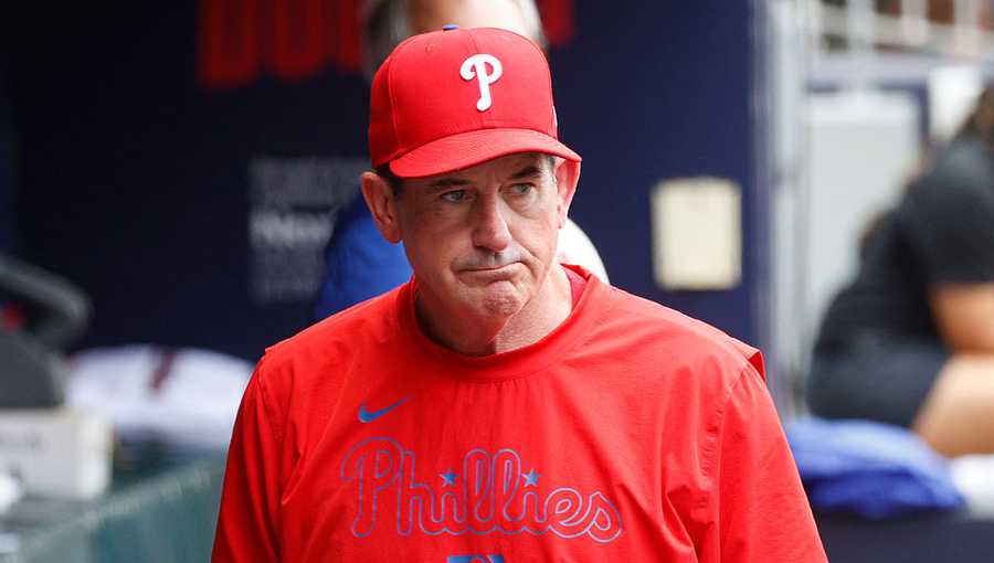 Phillies extend manager Rob Thomson after 4 straight trips to playoffs
