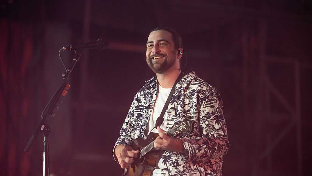 Noah Kahan to host charity golf event in Vermont this fall