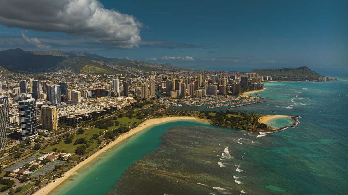 Nonstop service from Logan to Honolulu returning to Boston