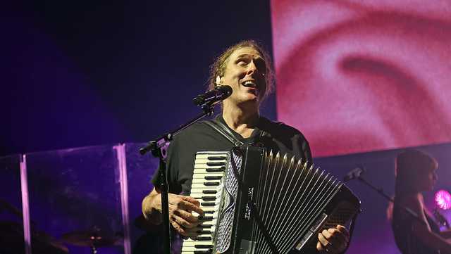 'Weird Al' announces concert in Omaha next year