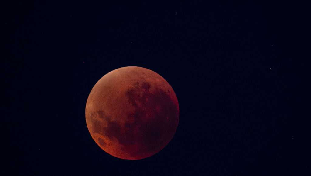 Total lunar eclipse peaks early Tuesday: Can we see it in Ohio? - WLWT