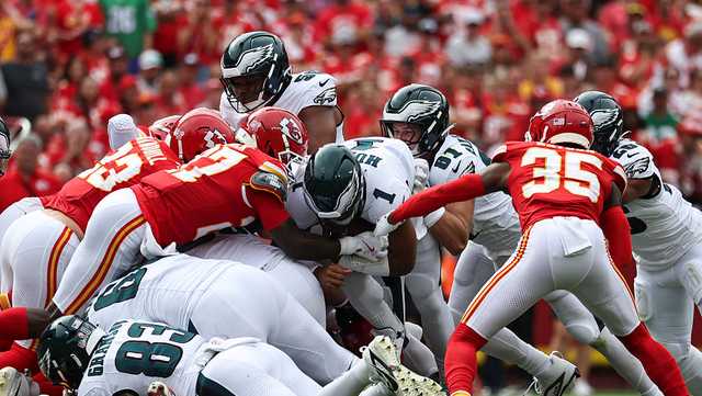 Chiefs-Eagles: Controversy over 'tush push' reignited after Super Bowl  rematch