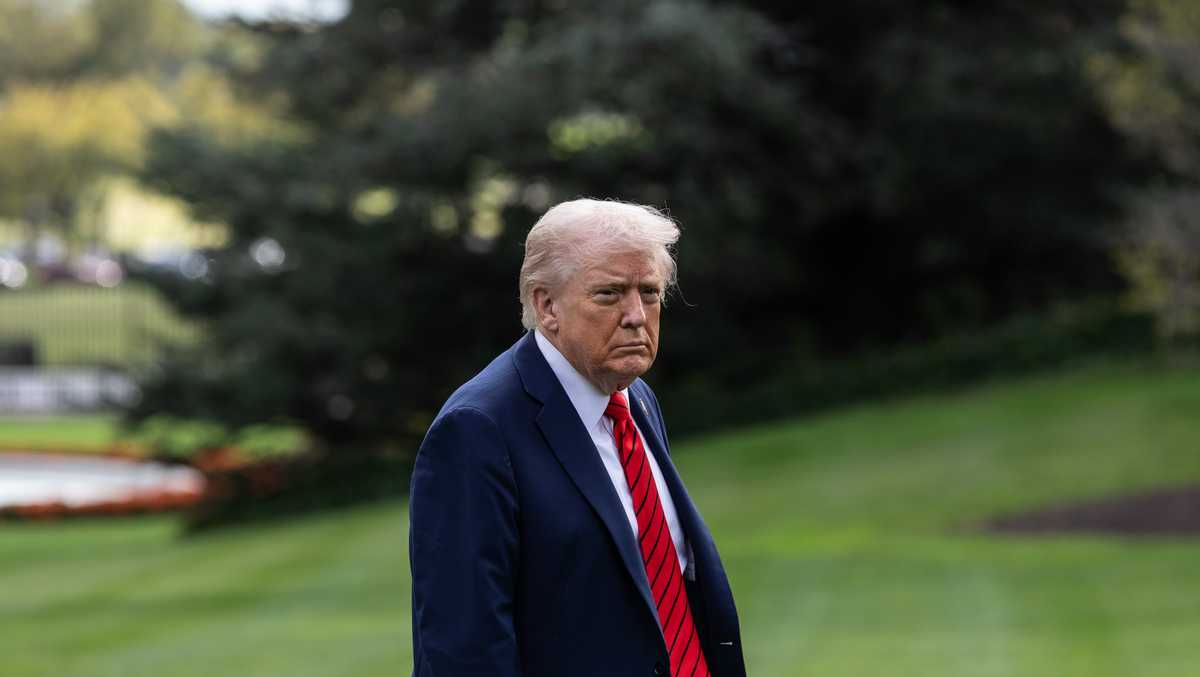 Financial realities of shutdown hit federal workers, military families