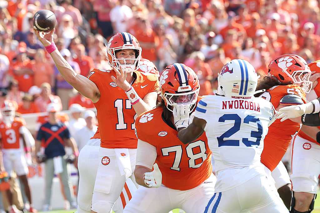 SMU Defeats Clemson 35 24 Gettyimages 2241566008 