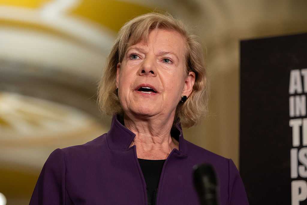 Sen. Tammy Baldwin demands answers from USPS over Wisconsin mail delays, staffing shortages