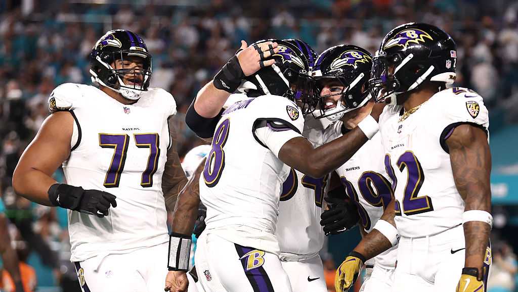 Baltimore Ravens lead Miami Dolphins 14-6 at halftime on Thursday Night Football
