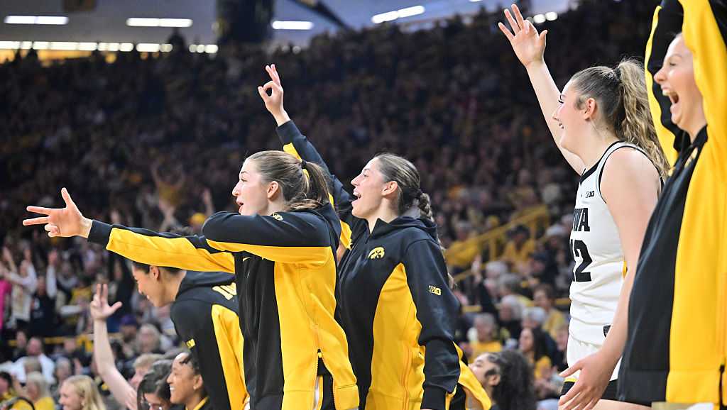 Iowa stays at 21, Iowa State drops in new AP Top 25 women's basketball rankings