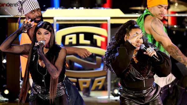LOS ANGELES, CALIFORNIA - NOVEMBER 08: (L-R) Inductee Sandra Denton of Salt-N-Pepa and inductee Cheryl James of Salt-N-Pepa perform onstage during the 2025 Rock & Roll Hall of Fame Induction Ceremony at Peacock Theater on November 08, 2025 in Los Angeles, California. (Photo by Amy Sussman/WireImage)