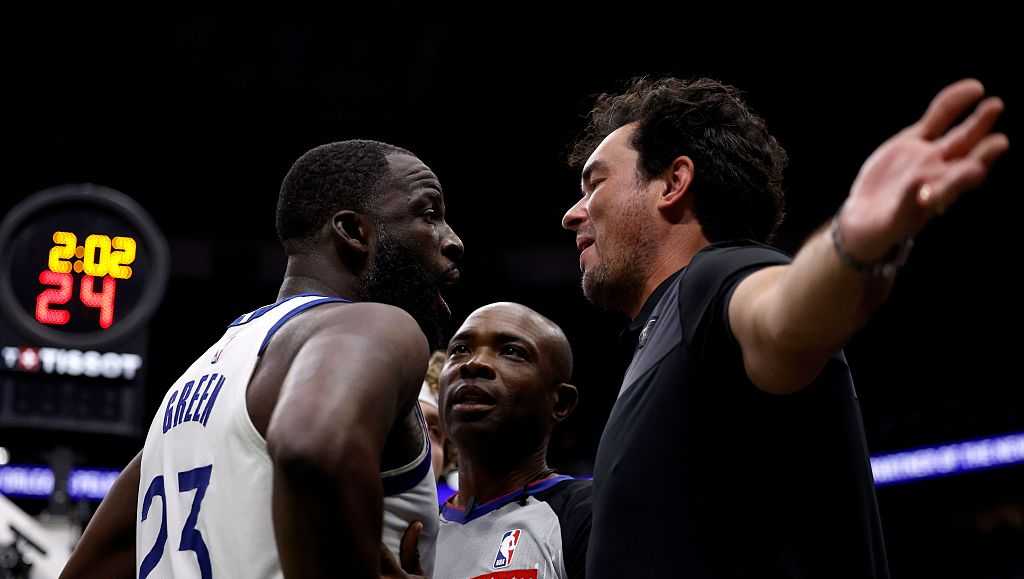 Warriors star Draymond Green has confrontation with Pelicans fan during game in New Orleans