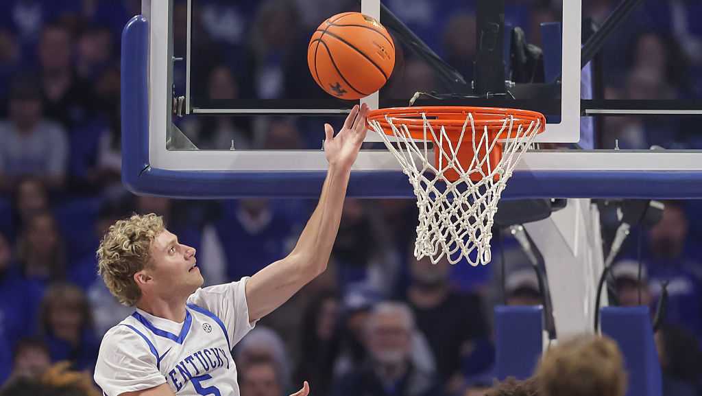 Kentucky Wildcats handle Loyola Maryland Greyhounds