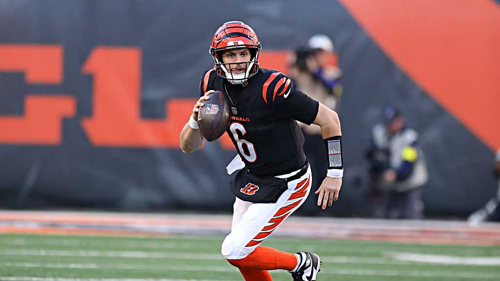 Report: Bengals non-tendering QB Browning, making him free agent