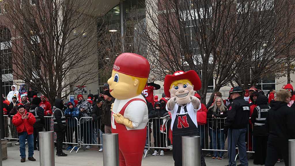 KETV Sports pulls out the crystal ball to predict what will happen at Memorial Stadium for Heroes Game