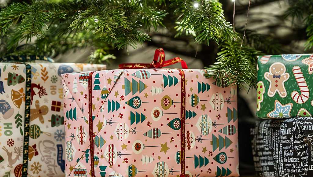 US tariffs have uneven effect on holiday prices and purchases