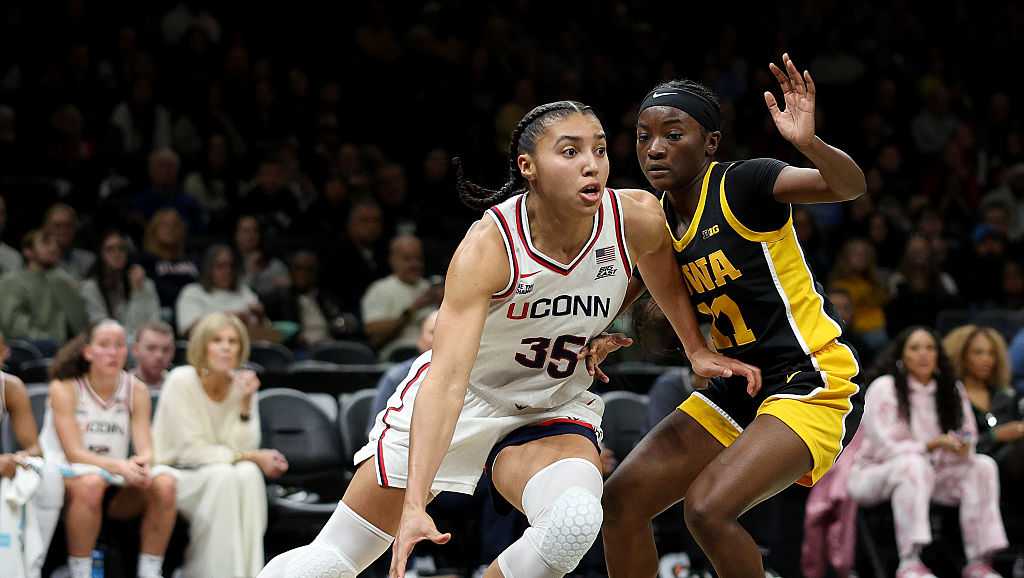 Fudd, Strong power No. 1 UConn past No. 11 Iowa in Women's Champions Classic