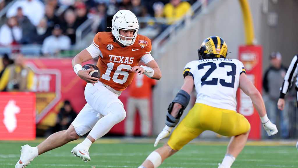Arch Manning puts on a show in Citrus Bowl helping Texas beat Michigan 41-27