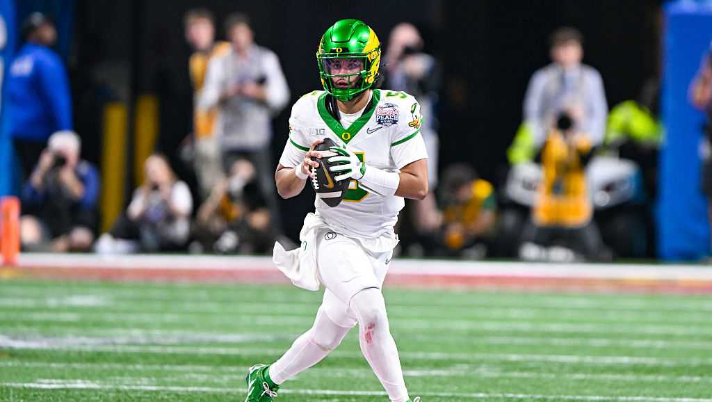 Dante Moore's decision to return to Oregon affects Dylan Raiola