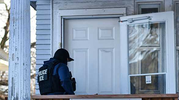 Volunteers shelter immigrant children after ICE raids