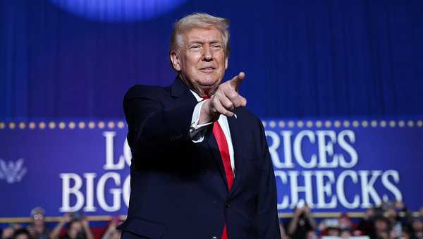 CLIVE, IOWA - JANUARY 27: U.S. President Donald Trump takes the stage to speak during a rally at the Horizon Events Center on January 27, 2026 in Clive, Iowa. President Trump returns to Iowa for a second time in his second term ahead of the mid-term elections.  (Photo by Win McNamee/Getty Images)