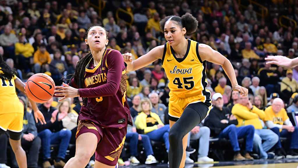 Women's basketball top 25: Iowa slides after third consecutive loss
