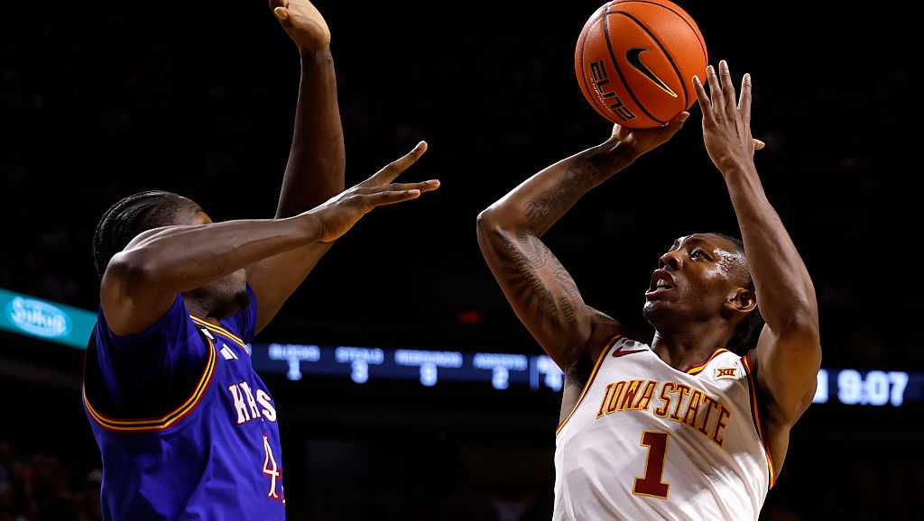 No. 5 Cyclones snap No. 9 Kansas' winning streak, 74-56