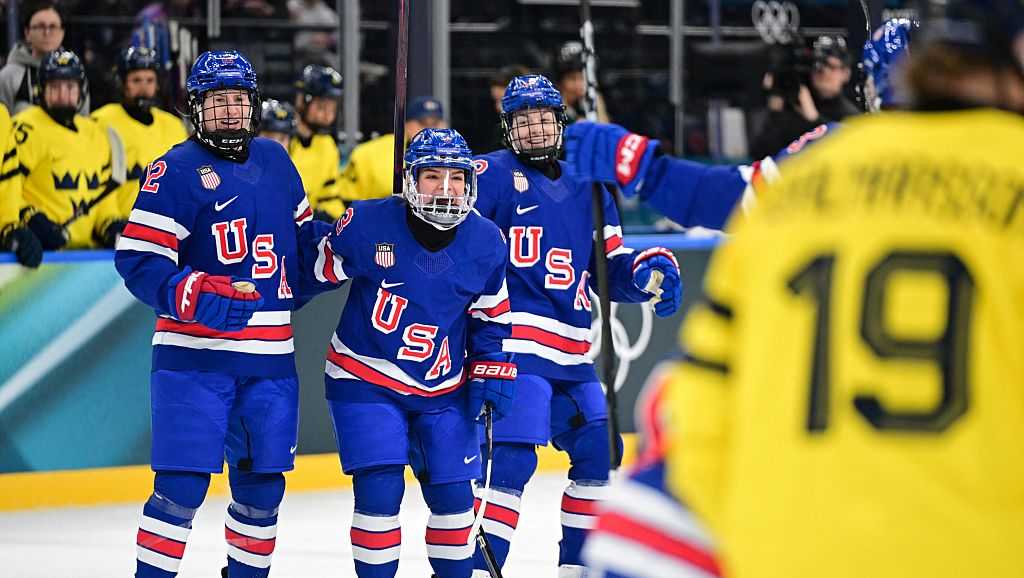 Former Buckeye Barnes scores opening goal, U.S. blow past Sweden to cement spot in gold medal game