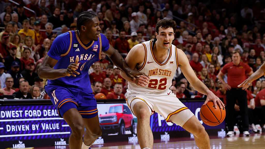 Michigan No. 1 in AP Top 25 men's hoops poll for 1st time since 2013; Cyclones drop 1 spot