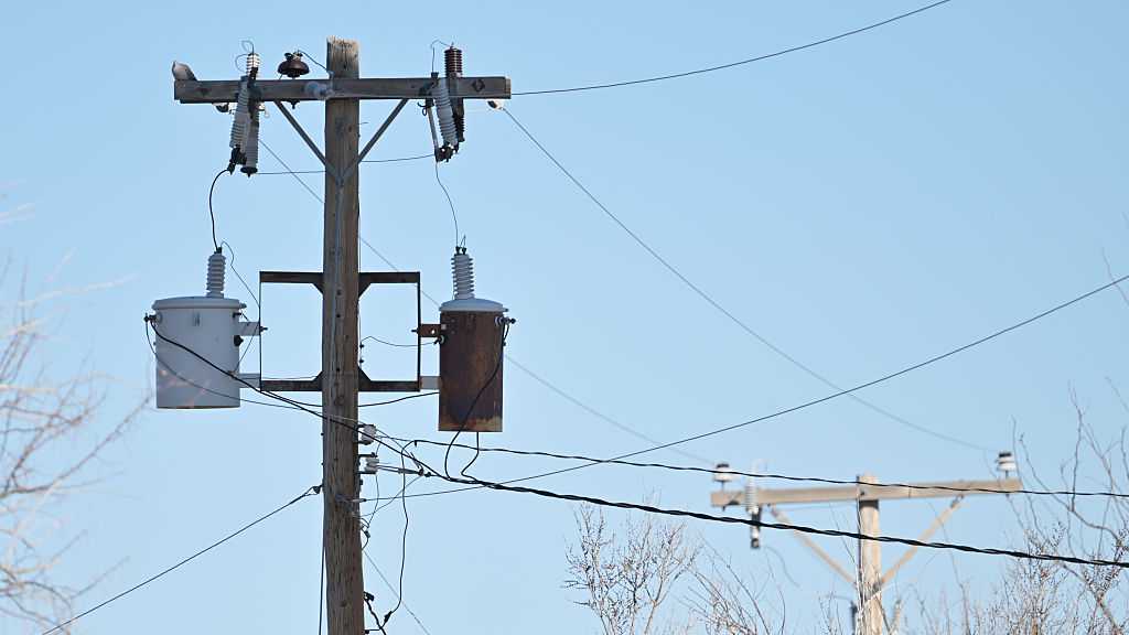 Crews working to restore power after citywide outage in Gallup