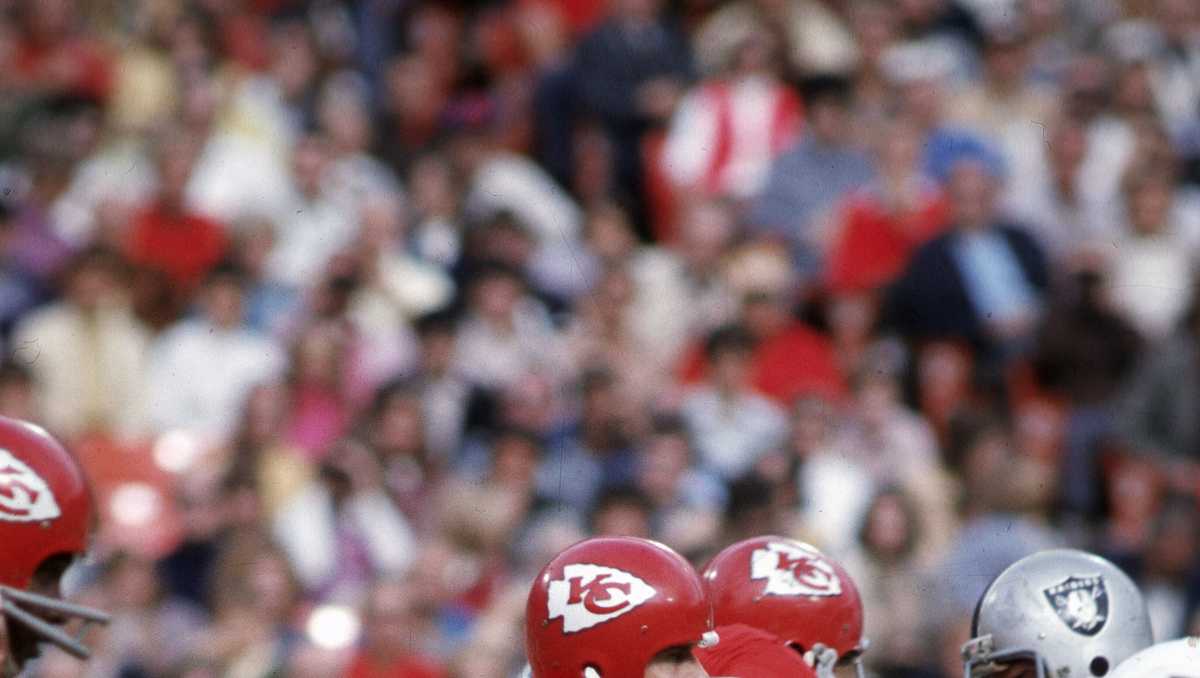 Chiefs' Len Dawson was original Kansas City sports superstar