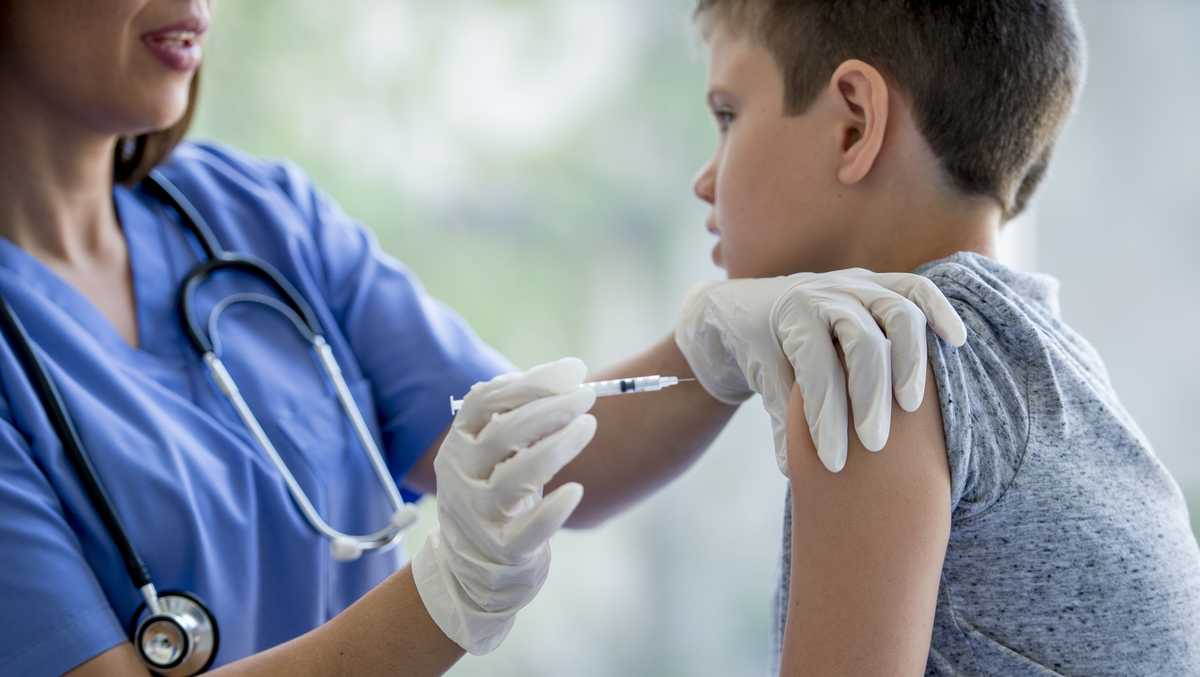 Doctors warn of COVID, RSV and flu as kids return to school