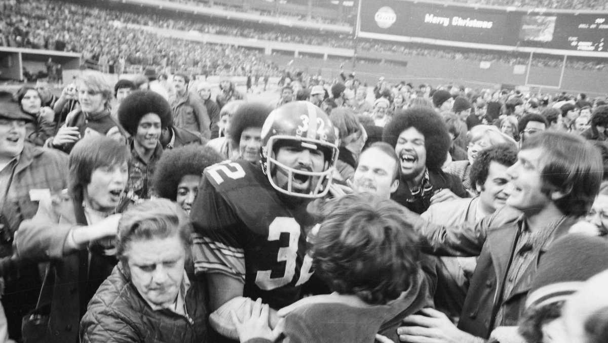 Steelers retire Franco Harris' No. 32 in somber ceremony at Acrisure  Stadium