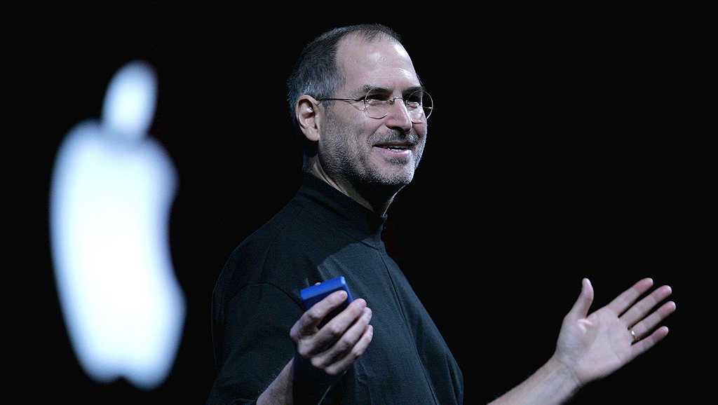 Apple co-founder Steve Jobs dies in 2011