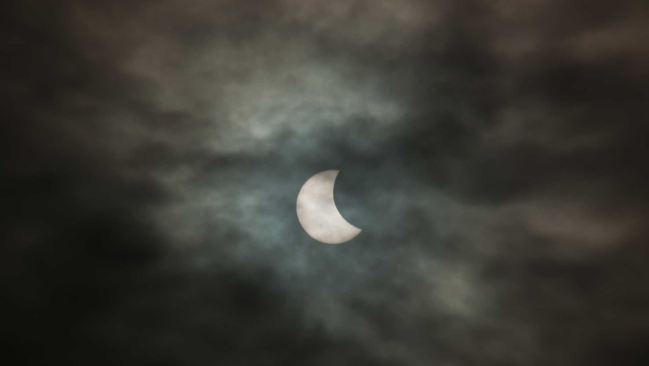 Experts offer advice to save your sight during the solar eclipse - Vimarsana News