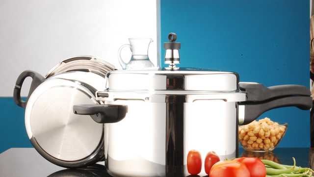 The best pressure cookers of 2022, according to testing - Vimarsana News