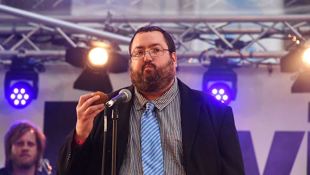 Ewen MacIntosh, star of British comedy 'The Office,' dead at 50 - Vimarsana News