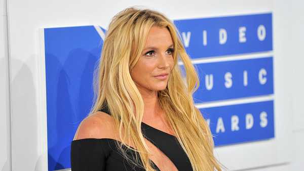 Singer Britney Spears arrives at the 2016 MTV Video Music Awards at Madison Square Garden on August 28, 2016 in New York City.